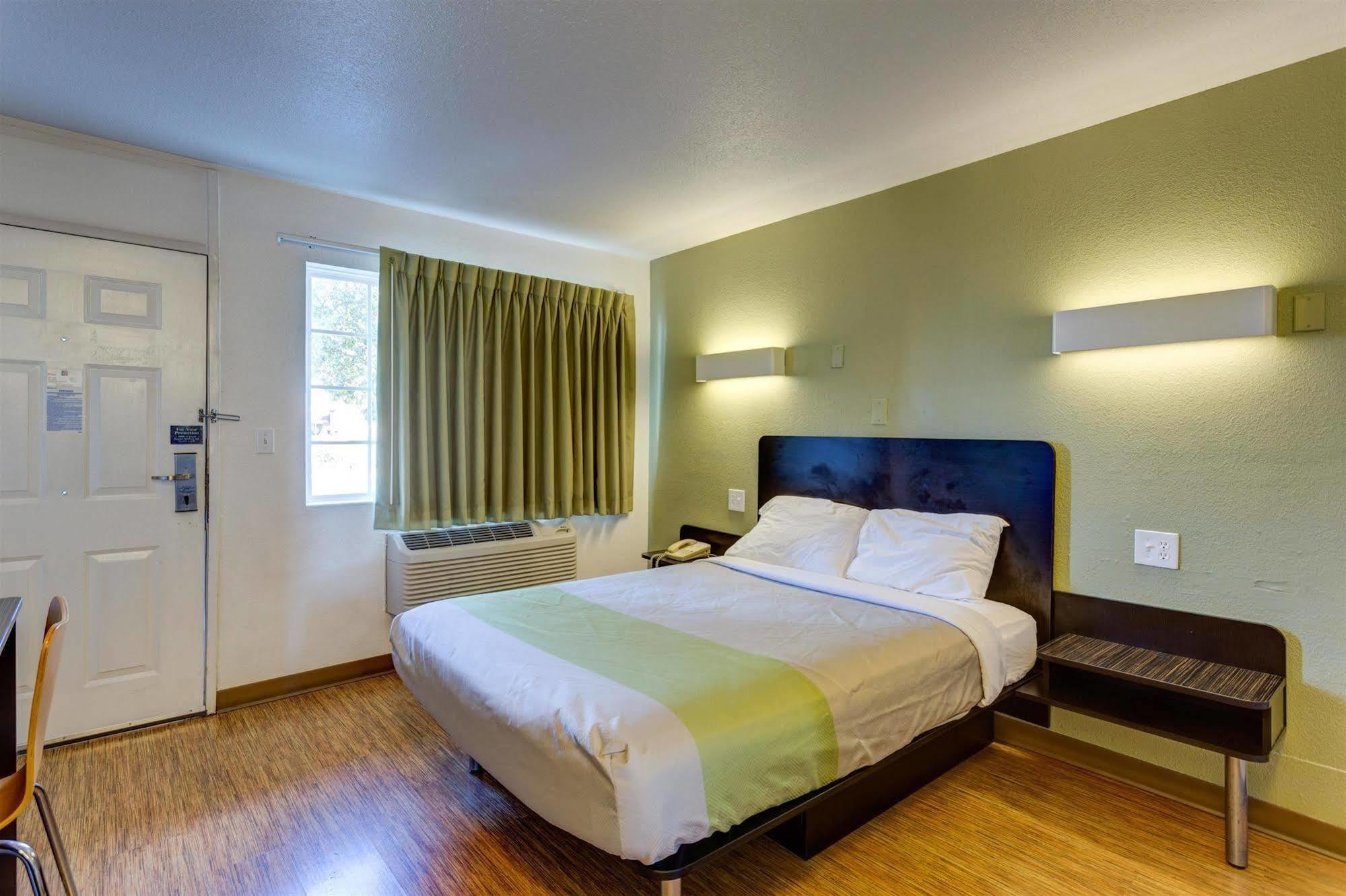 Americas Best Value Inn Bowling Green Exterior foto